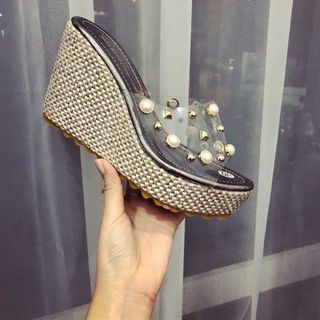 XUỒNG NGỌC QUAI TRONG ĐẾ CÓI D0019E