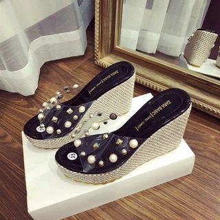 XUỒNG NGỌC QUAI TRONG ĐẾ CÓI D0019E