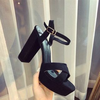 SANDAL SIÊU PHẨM HỞ GÓT QUAI CHÉO D0023E