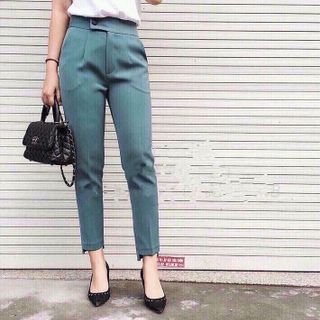 Quần baggy vải gấu bất đối xứng