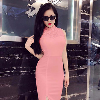 Đầm body phối ren xinh xắn