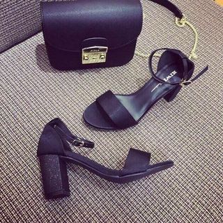 Sandal 345 Gót Nhũ Đá Quai Mảnh