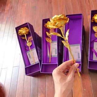Hoa hồng mạ vàng 24k