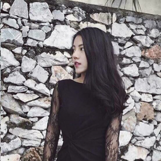 Đầm body ắn eo phối ren