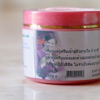 Kem tắm trắng bone