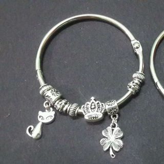 kiềng tay phiên mix nhiều charm