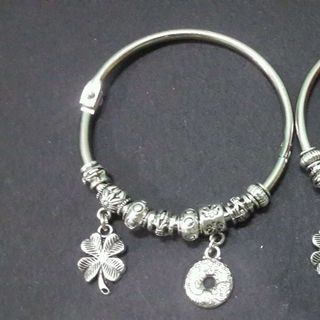 kiềng tay phiên mix nhiều charm