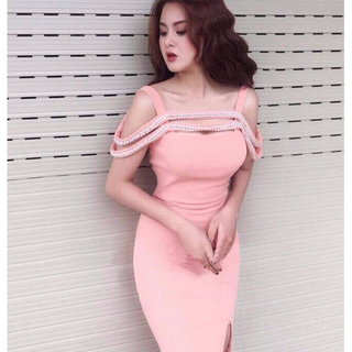 Đầm body bẹt vai đính ngọc trai sang trọng