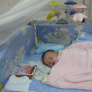 Chăn lưới xuất nga chống ngạt cho bé