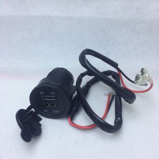 Ổ cắm sạc dùng cho ô tô xe máy 12V24V ra 5V1A21A kèm dây nguồn