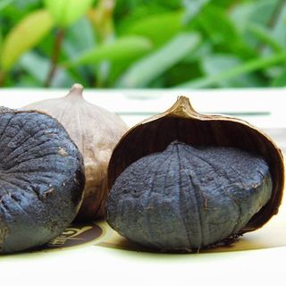 Tỏi đen cô đơn
