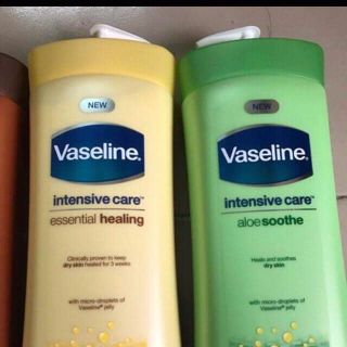 Dưỡng thể trắng da Vaseline 750ml