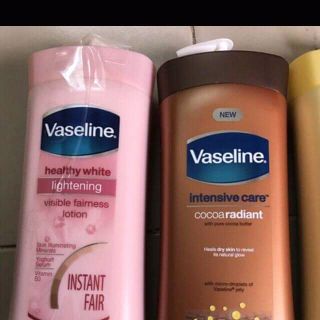 Dưỡng thể trắng da Vaseline 750ml