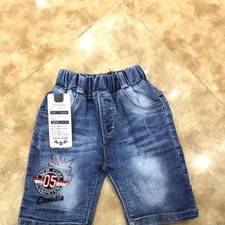 Quan jean tre em gia si