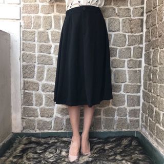 CHÂN VÁY XOÈ MIDI
