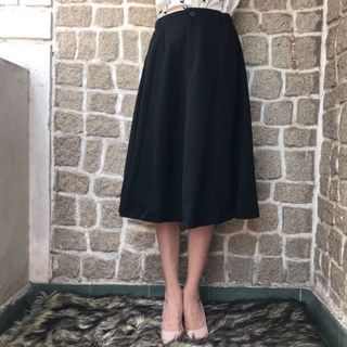CHÂN VÁY XOÈ MIDI