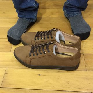 Giày thể thao da lộn