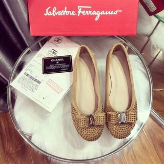 BỆT SALVATORE FERRAGAMO ĐÍNH ĐÁ D0023E