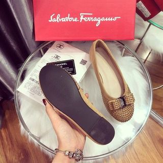 BỆT SALVATORE FERRAGAMO ĐÍNH ĐÁ D0023E