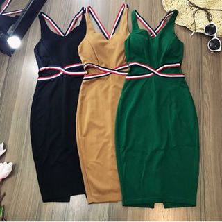 Đầm body thiết kế khoét eo