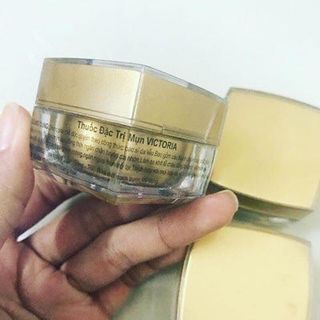 KEM ĐẶC TRỊ MỤN VICTORIA Ở DA LIỄU