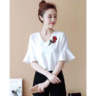 Áo Kiểu Thêu Hoa Hót Trend