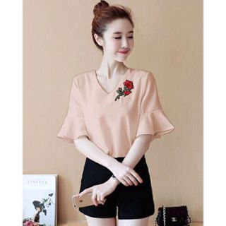 Áo Kiểu Thêu Hoa Hót Trend