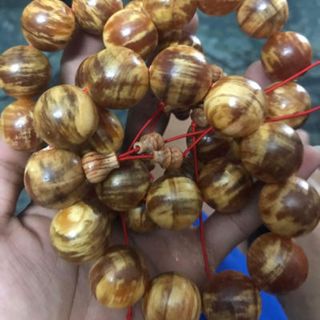 Vòng gỗ huyết long