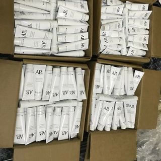 AP24 - KEM ĐÁNH RĂNG MỸ TẶNG KÈM TÚI BÀN CHẢI ĐÁNH RĂNG