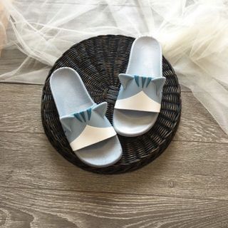 dép quai ngang mèo