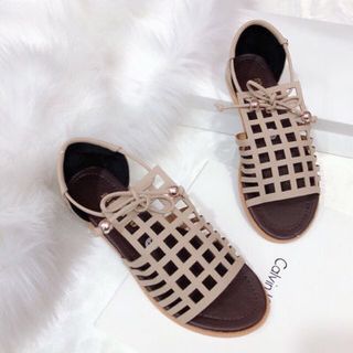 giày sandal đục lỗ xinh