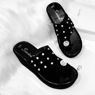 dép kẹp xuồng đá