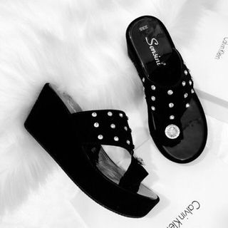 dép kẹp xuồng đá