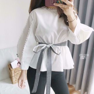 Áo kiểu nữ tay phồng buộc nơ eo màu trắng