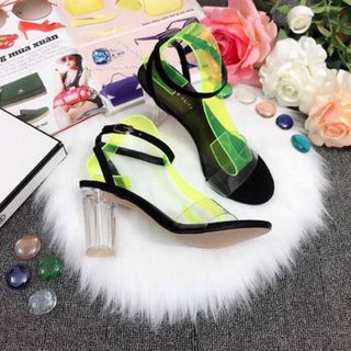 giày sandal gót trong