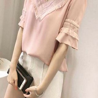 Áo Kiểu Cổ V Viền Ren