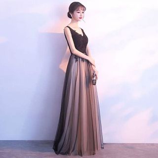 ĐẦM XÒE MAXI ĐÍNH HOA 3D