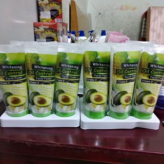 Sữa rửa mặt trái bơ 210gr
