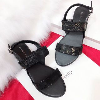 giày sandal xẹp