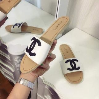 dép qua ngang đế xẹp