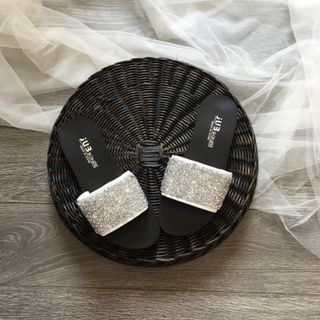 dép xẹp bản ngang kim tuyên