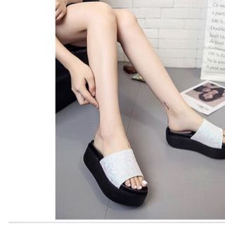 dép đế banh mì kim tuyên