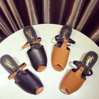 dép hở mũi got thấp