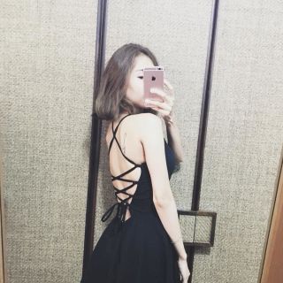 Đầm đan lưng