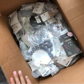 bông tai HM xuất dư