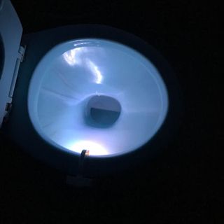 Thiết Bị Đèn Cảm Ứng Toilet 8 Màu