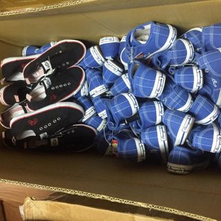 Giày vải trẻ em