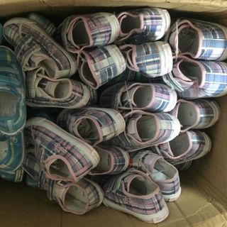 Giày vải trẻ em