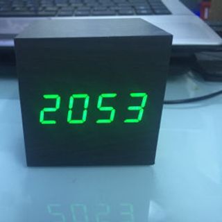 Đồng hồ led để bàn báo thức hình lập phương
