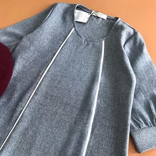 Váy suông xám viền trắng